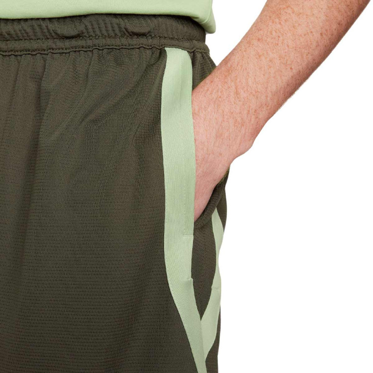 pantalon-corto-nike-sabrina-cargo-khaki-honeydew-oil-green-honeydew-4