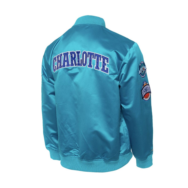 chaqueta-mitchellness-lightweight-satin-charlotte-hornets-azul-electrico-1