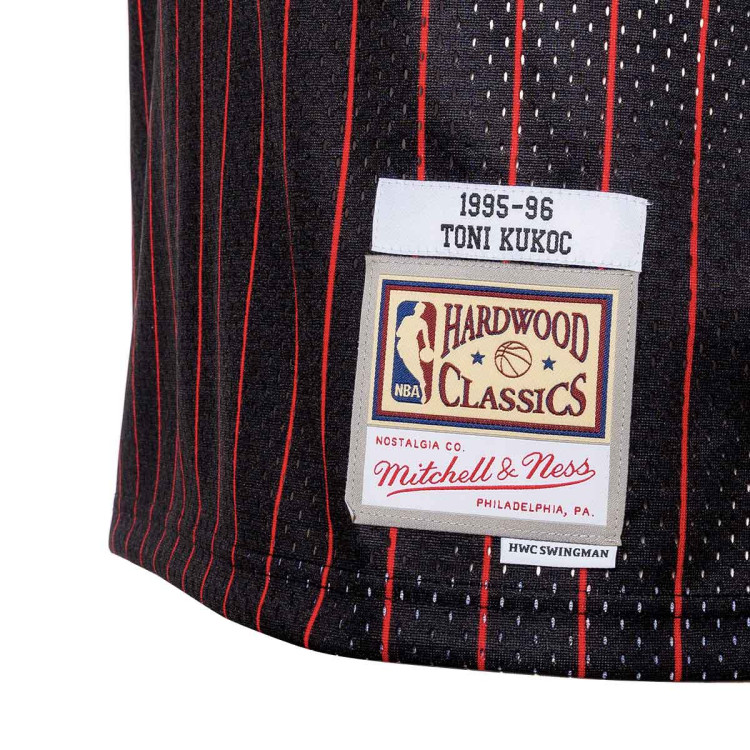 camiseta-mitchellness-swingman-jersey-chicago-bulls-toni-kukoc-1995-96-black-5