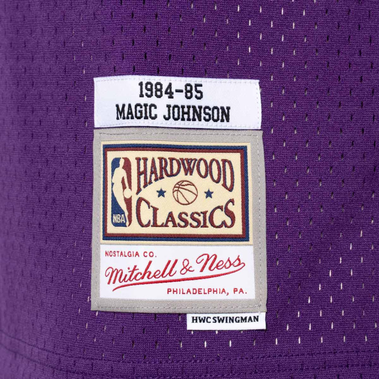 camiseta-mitchellness-los-angeles-lakers-magic-johnson-1984-85-swingman-jersey-purple-4