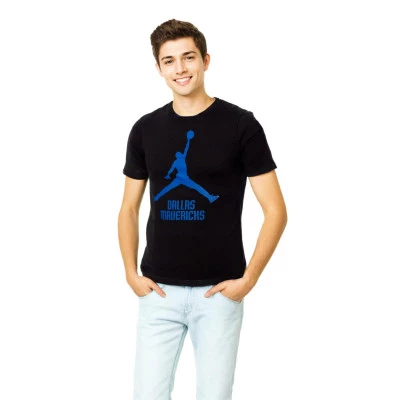 Dallas Mavericks Essential Jumpman Niño T-Shirt