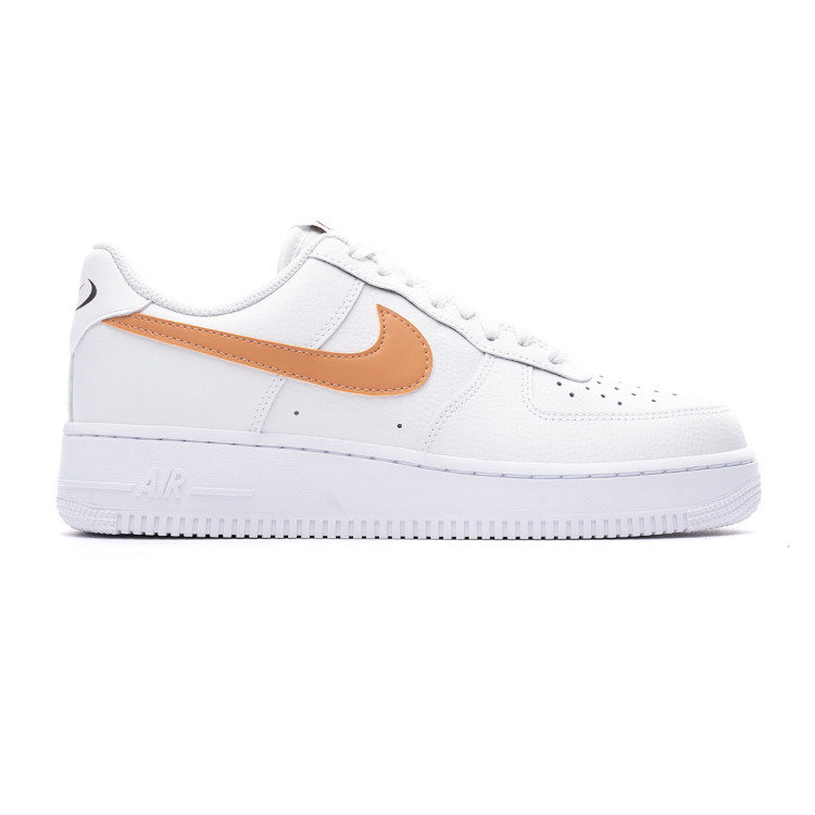 zapatilla-nike-air-force-1-07-summit-white-amber-brown-earth-white-1