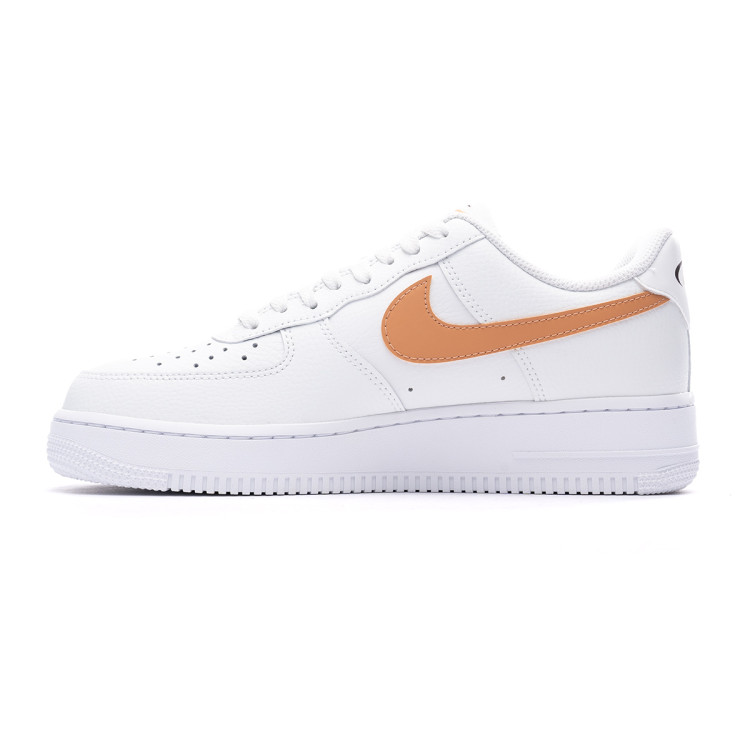 zapatilla-nike-air-force-1-07-summit-white-amber-brown-earth-white-2