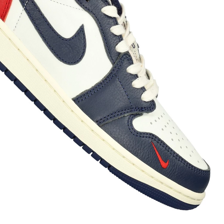 zapatilla-jordan-air-jordan-1-retro-low-og-summit-white-gym-red-midnight-navy-6