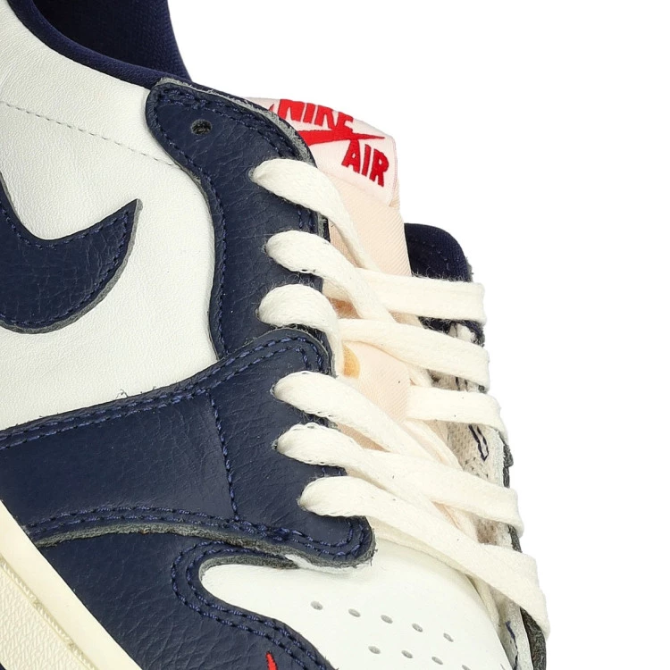 zapatilla-jordan-air-jordan-1-retro-low-og-summit-white-gym-red-midnight-navy-7