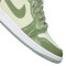 Zapatilla Jordan Air Jordan 1 Mid SE Mujer