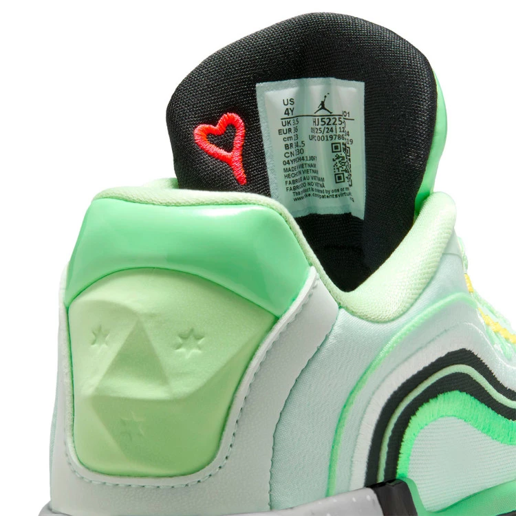 zapatillas-jordan-luka-4-space-navigator-nino-barely-green-black-vapor-green-6