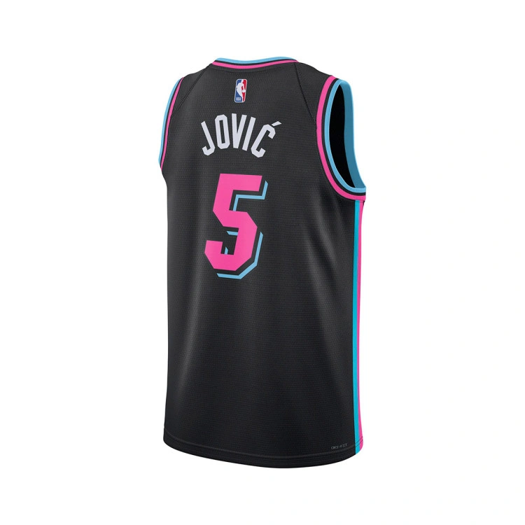 camiseta-nike-miami-heat-swingman-city-edition-nikola-jovic-black-1