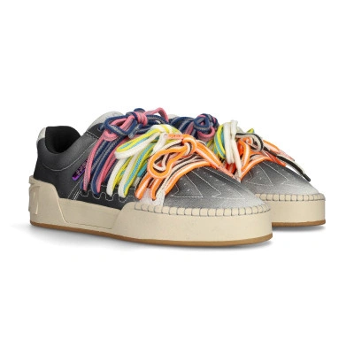 Hela Style Roots Trainers