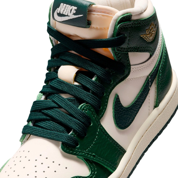 zapatilla-jordan-air-jordan-1-retro-high-og-preescolar-pale-ivory-pro-green-fir-coconut-milk-6
