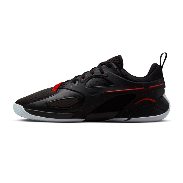 zapatillas-jordan-heir-series-black-metallic-gold-university-red-2