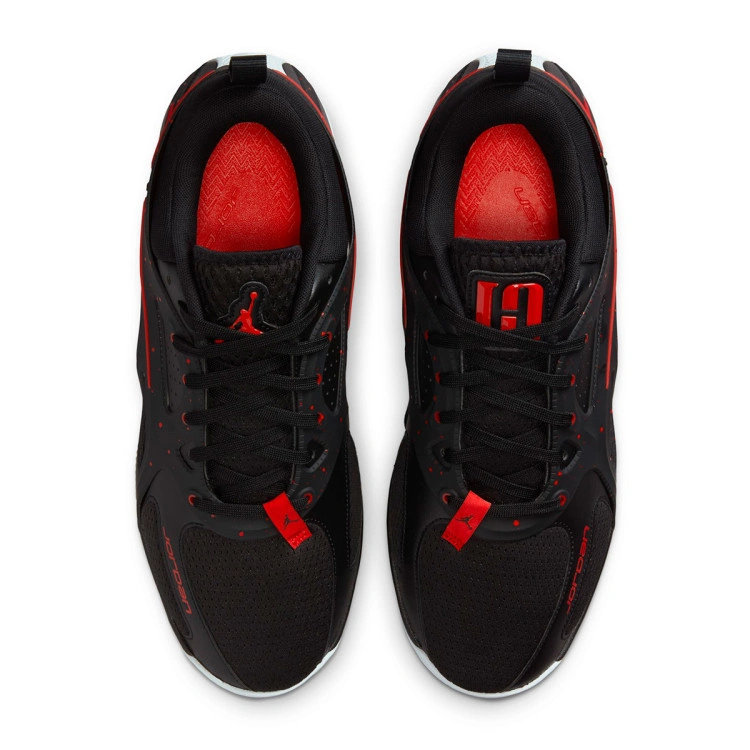 zapatillas-jordan-heir-series-black-metallic-gold-university-red-5