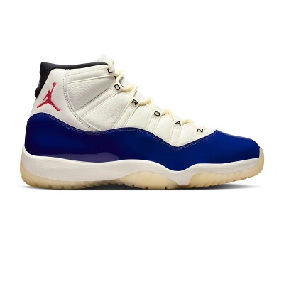 Air Jordan 11 Retro Rare Air Trainers