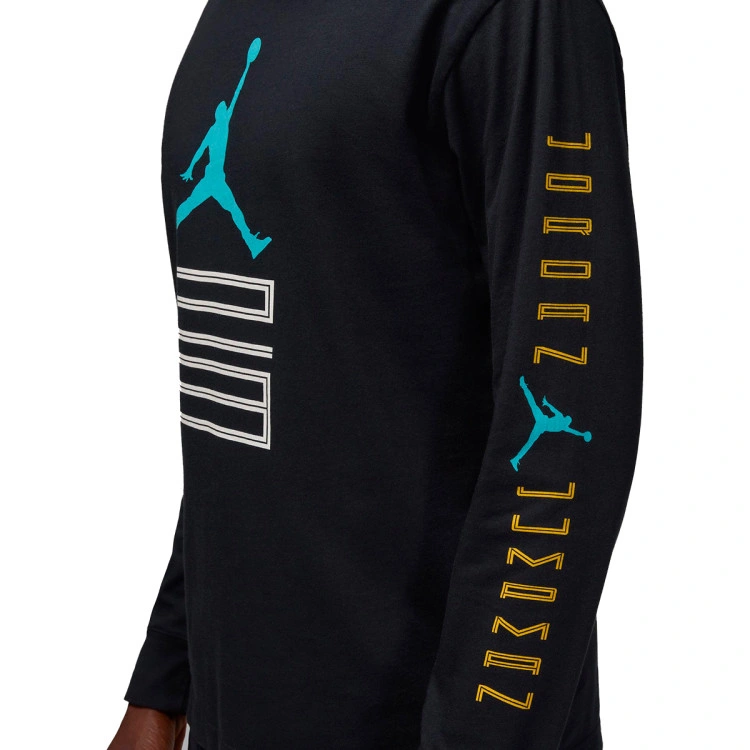 camiseta-jordan-manga-larga-brooklyn-air-jordan-11-gfx-crew-black-3