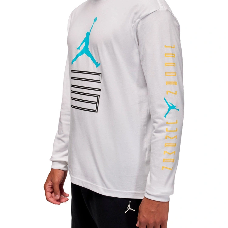camiseta-jordan-manga-larga-brooklyn-air-jordan-11-gfx-crew-white-2