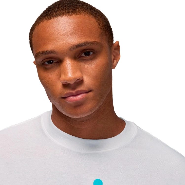 camiseta-jordan-manga-larga-brooklyn-air-jordan-11-gfx-crew-white-3