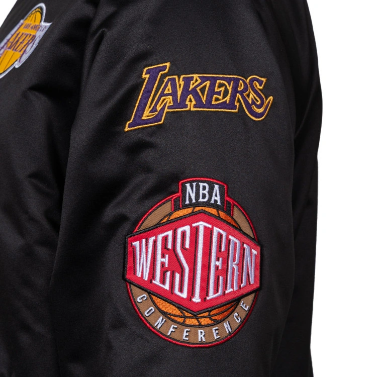 chaqueta-mitchell-ness-los-angeles-lakers-blackout-heavyweight-satin-black-8