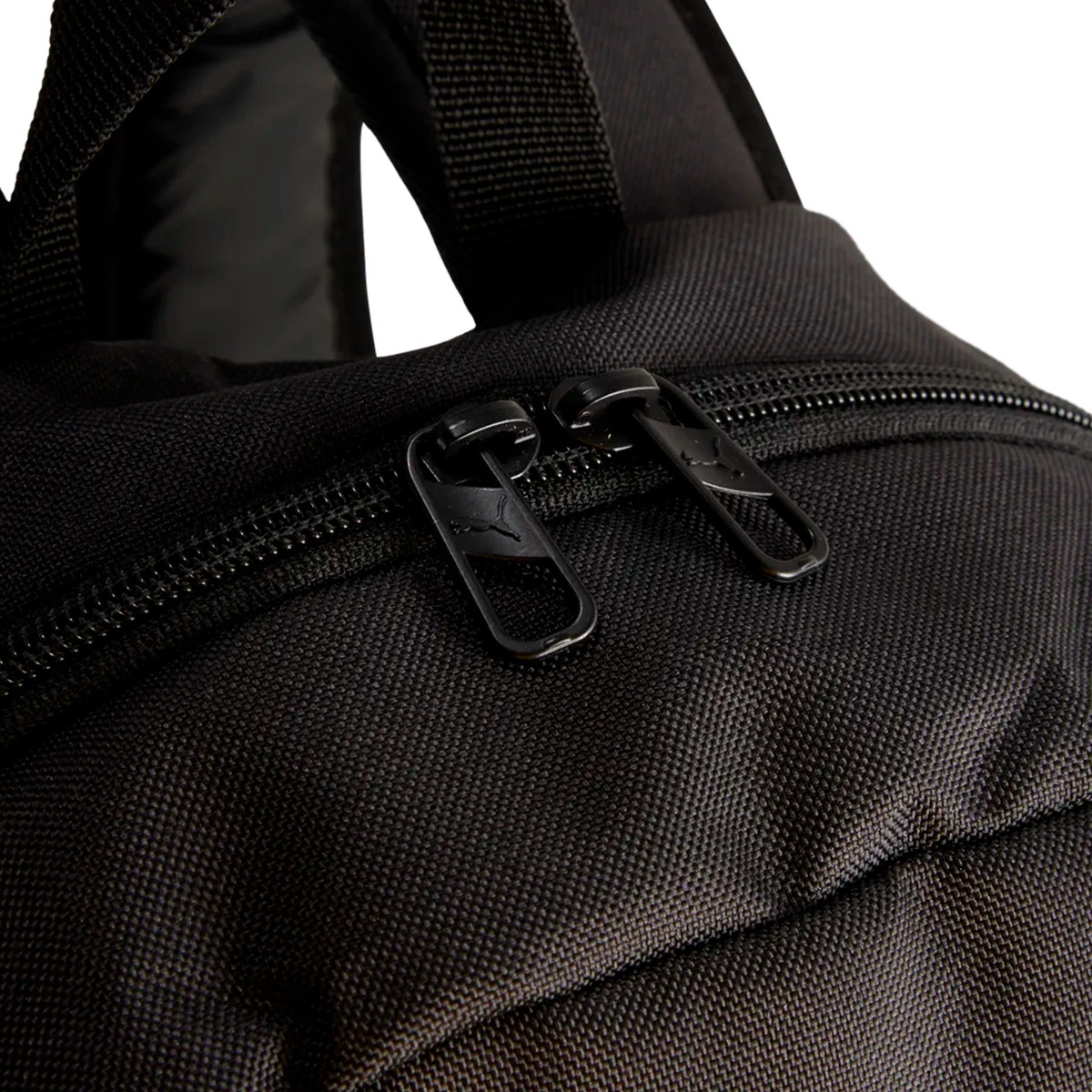 mochila-puma-attacanto-backpack-22-l-puma-black-puma-white-3