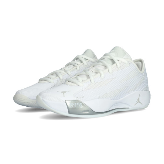plain white basketball shoes