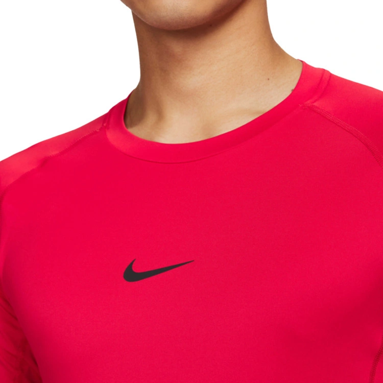 camiseta-nike-pro-dri-fit-tight-university-red-black-2