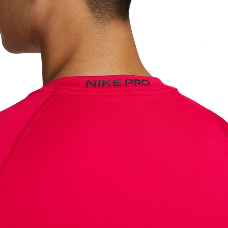 camiseta-nike-pro-dri-fit-tight-university-red-black-3