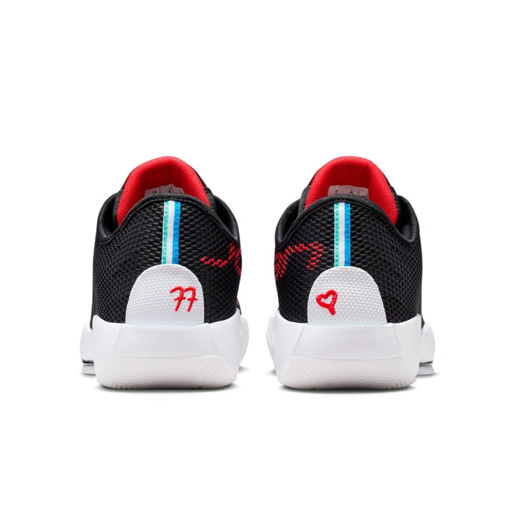 zapatillas-jordan-luka-77-bred-black-univ-red-white-4