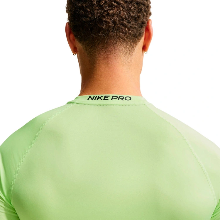 camiseta-nike-pro-dri-fit-light-liquid-lime-black-3