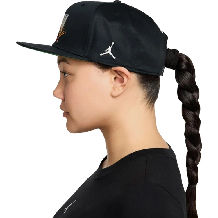 gorra-jordan-essentials-pro-essential-structured-flat-black-kelly-green-sail-2