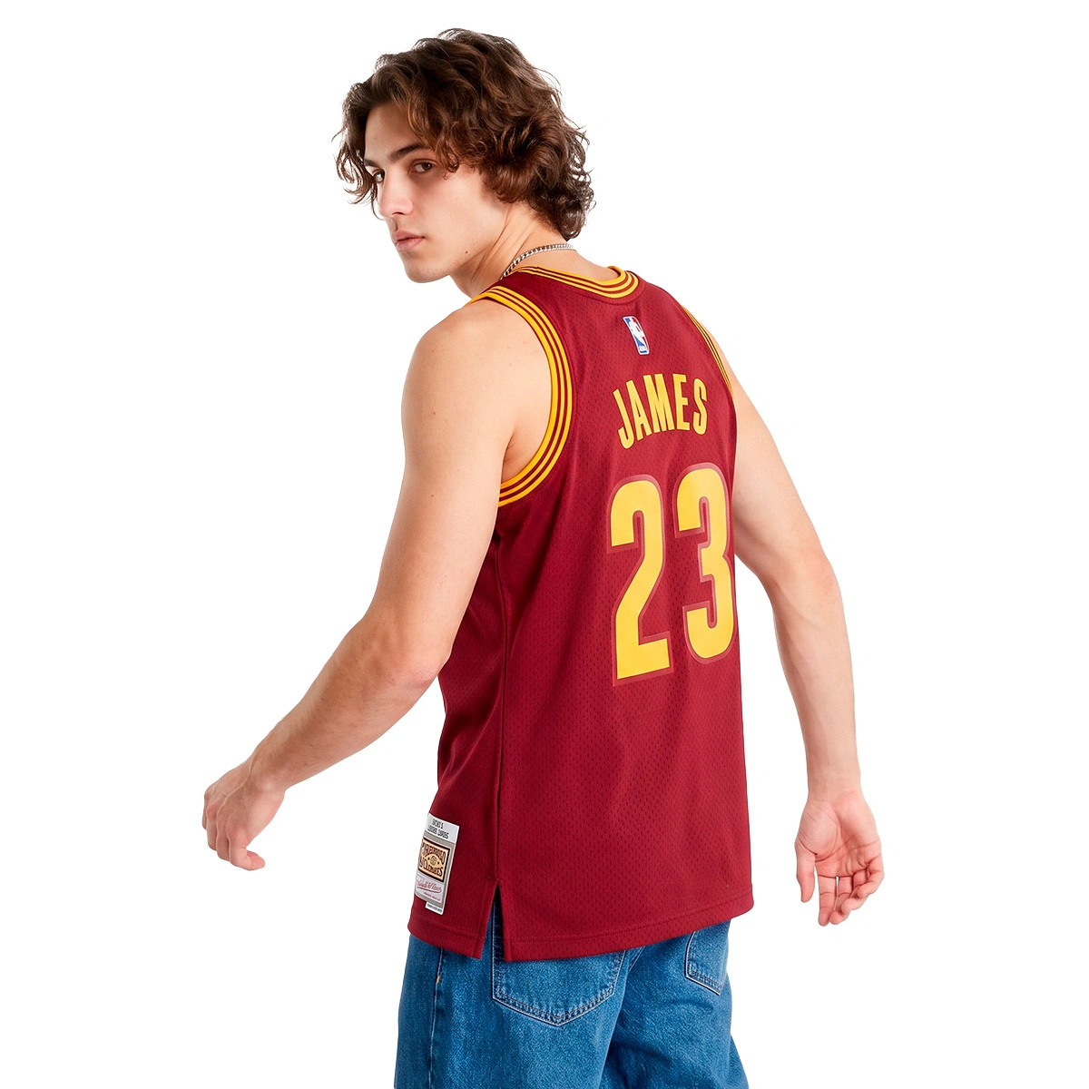 camiseta-mitchell-ness-cleveland-cavaliers-2015-lebron-james-scarlet-1