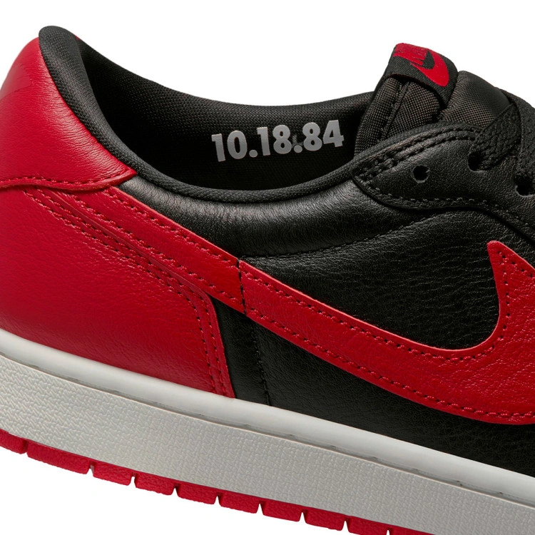 zapatilla-jordan-air-jordan-1-retro-low-og-black-black-varsity-red-summit-white-7