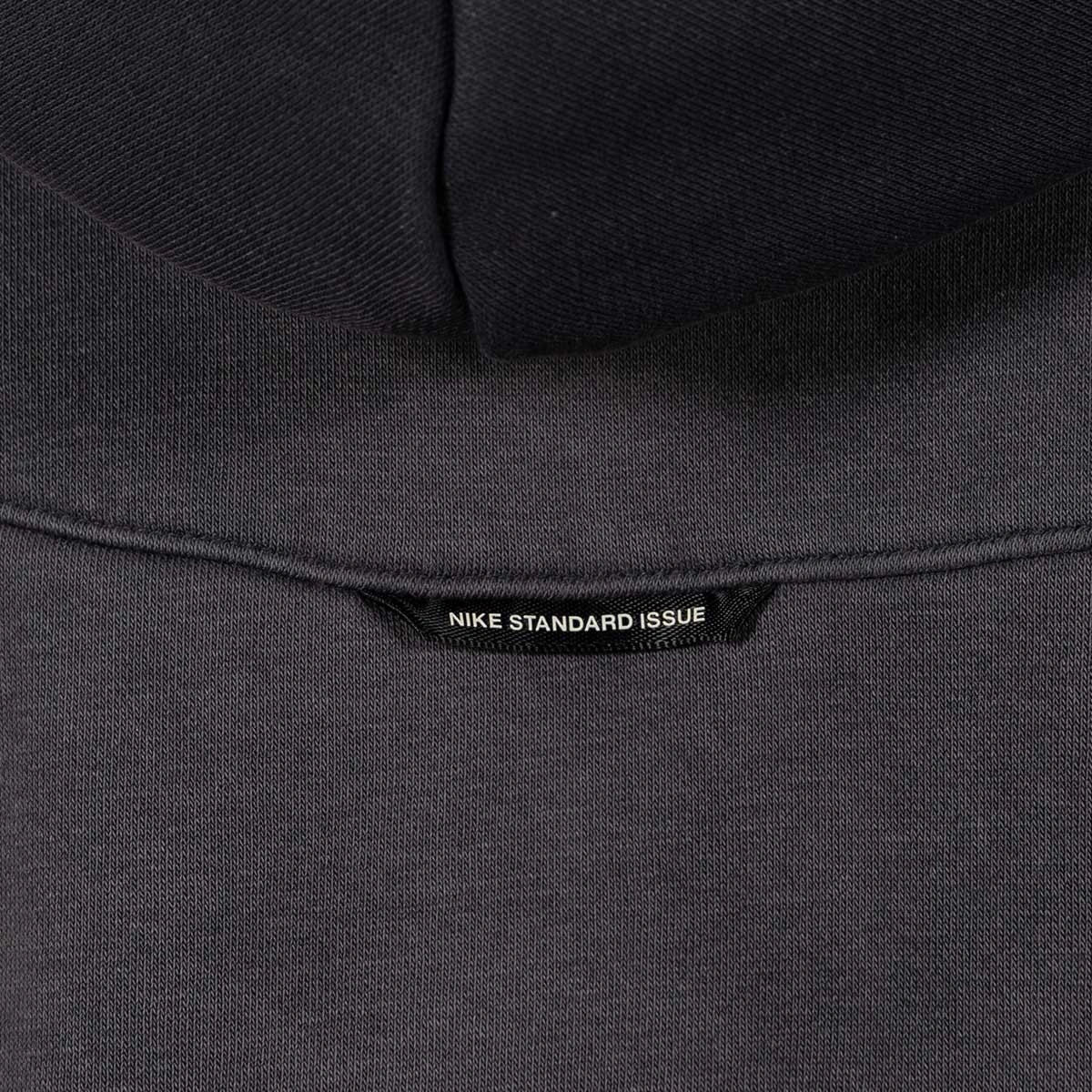 sudadera-nike-golden-state-warriors-therma-fit-standard-issue-fleece-wash-dark-charcoal-4