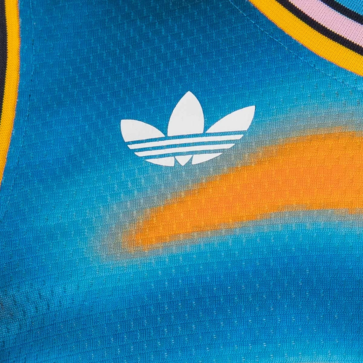 camiseta-adidas-paris-basketball-tercera-equipacion-2026-2027-lucid-ray-blue-3