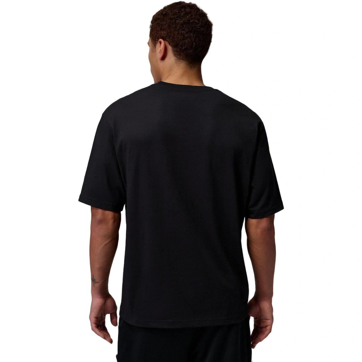 camiseta-jordan-brooklyn-gfx-crew-black-1