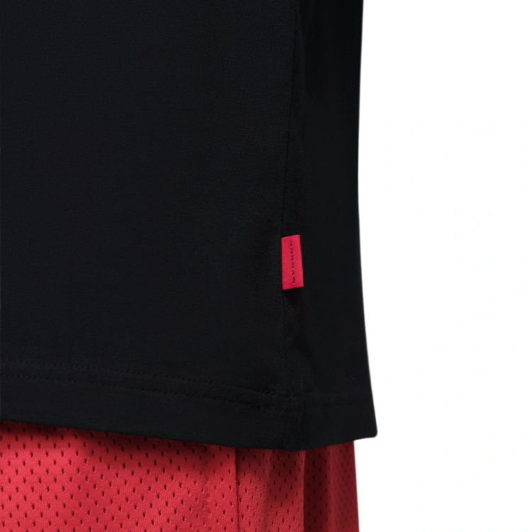 camiseta-jordan-brooklyn-laser-gfx-crew-black-university-red-4