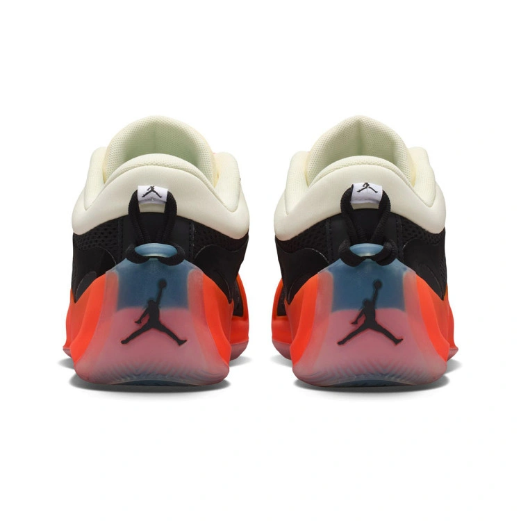 zapatillas-jordan-heir-series-2-wnba-mujer-black-coconut-milk-metallic-gold-4