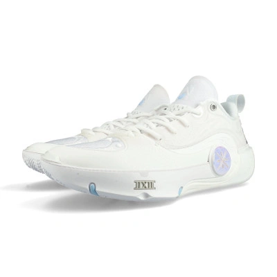 WoW 12 305 Basketball Shoes