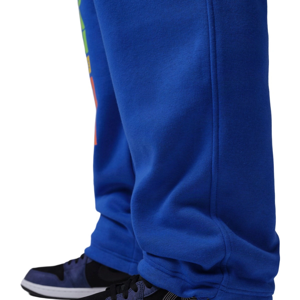 pantalon-largo-jordan-brooklyn-space-jam-fleece-open-hem-varsity-royal-4