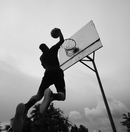 Canastas de baloncesto y sus beneficios para niños