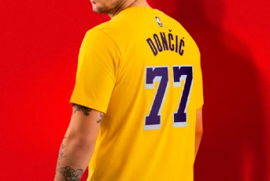 card Ofertas imperdibles en camisetas de Luka Dončić